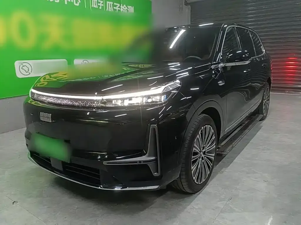 Geely Galaxy M9 — фото 1