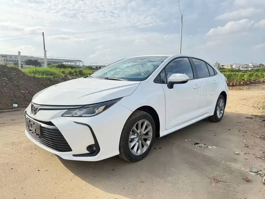 Toyota Corolla — фото 1