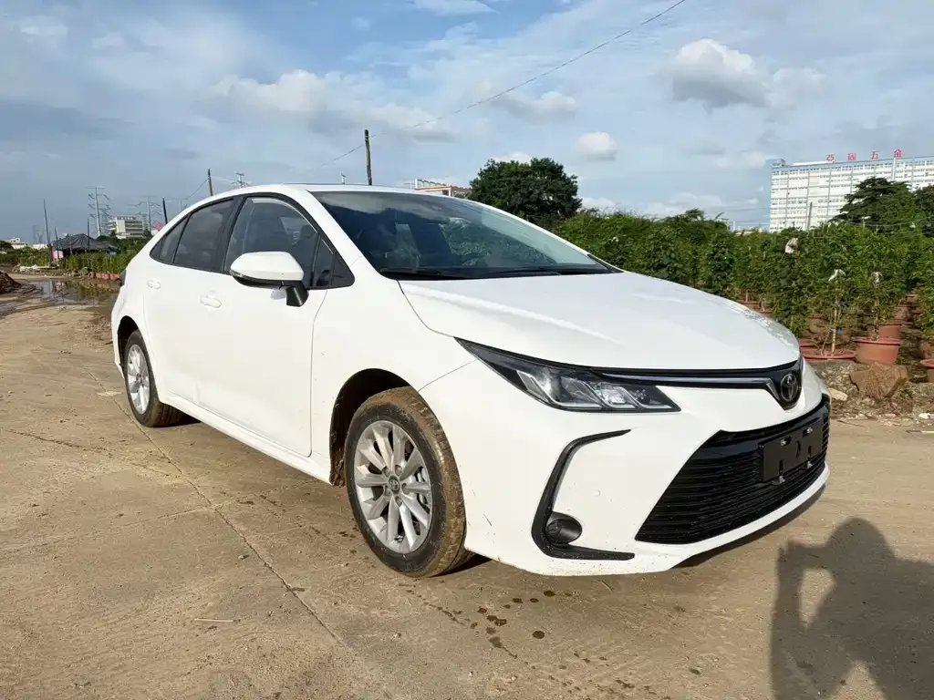 Toyota Corolla — фото 2