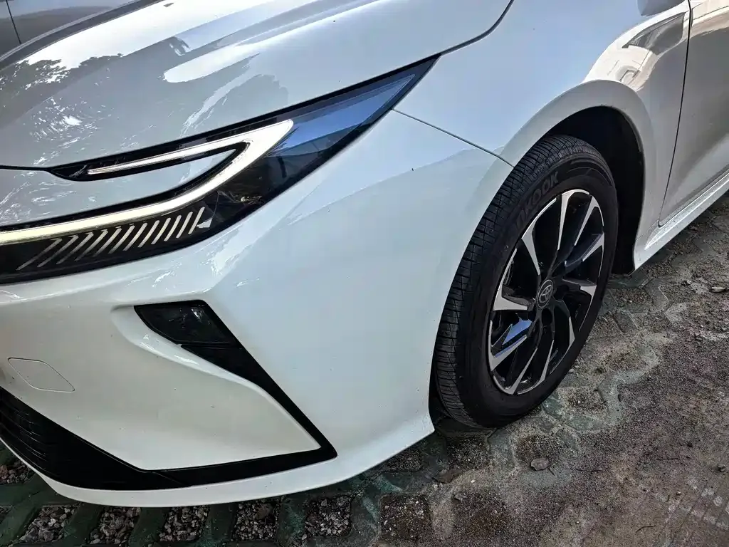 Toyota Corolla — фото 2