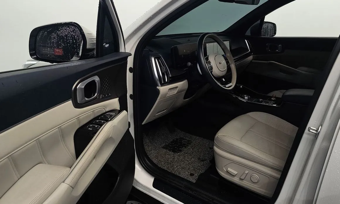 Kia Sorento — фото 8