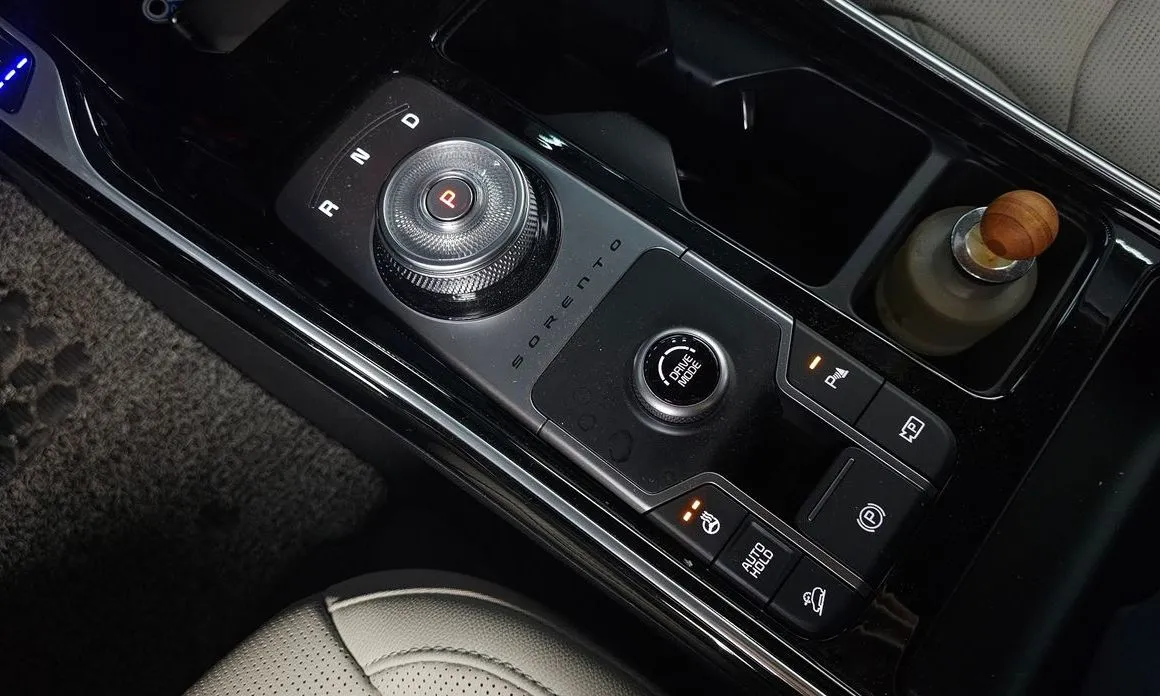 Kia Sorento — фото 10