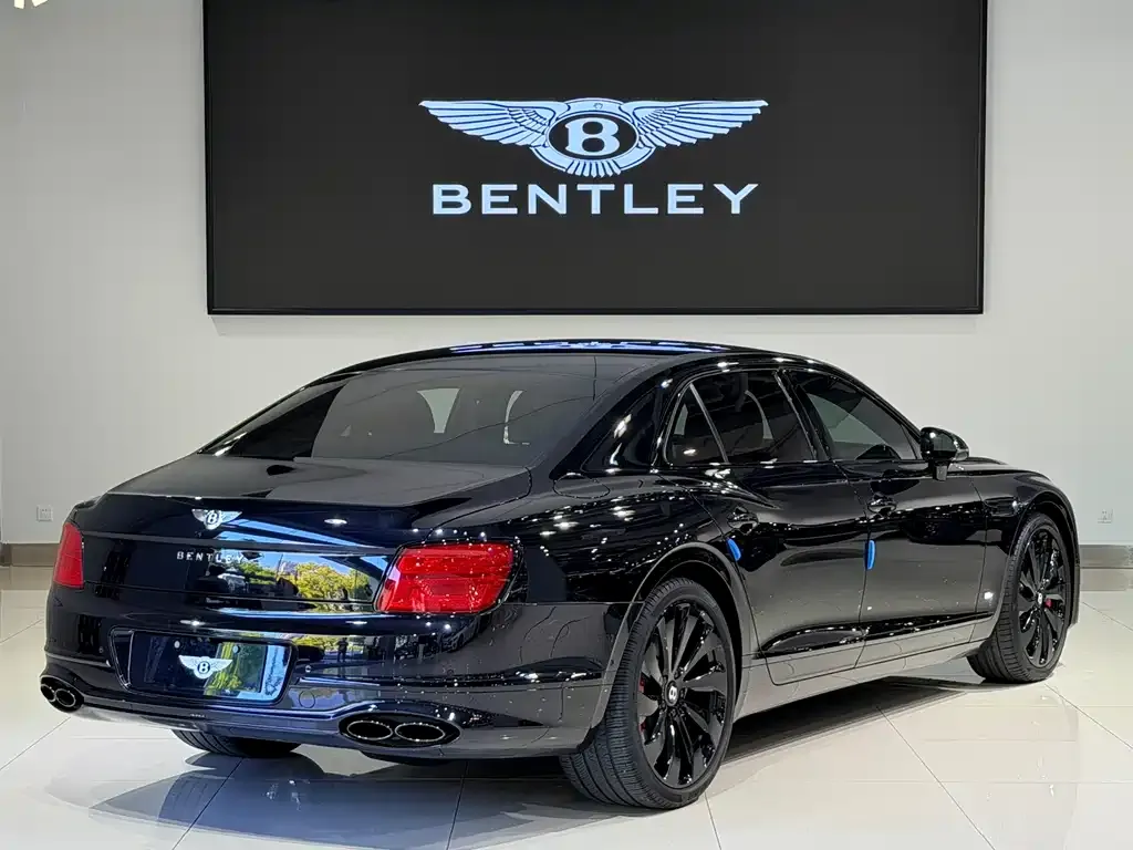 Bentley Flying Spur — фото 9