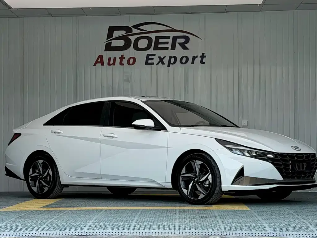 Hyundai Elantra — фото 4
