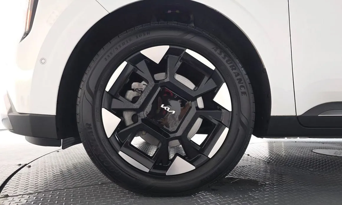 Kia Carnival — фото 9