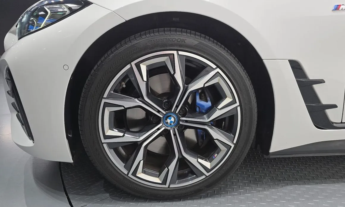 BMW i4 2022 из KR, фото 3