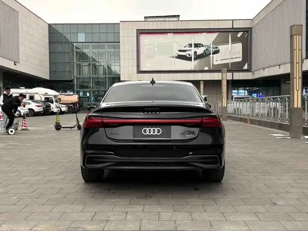 Audi A7L — фото 7