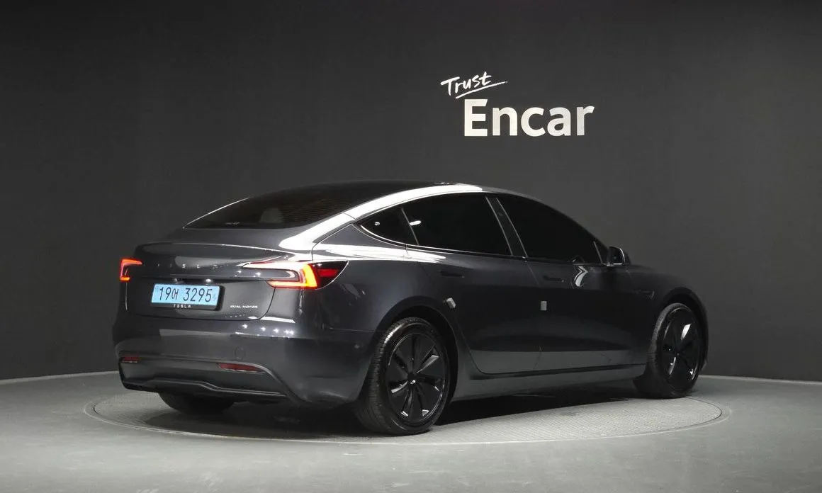 Tesla Model 3 — фото 6