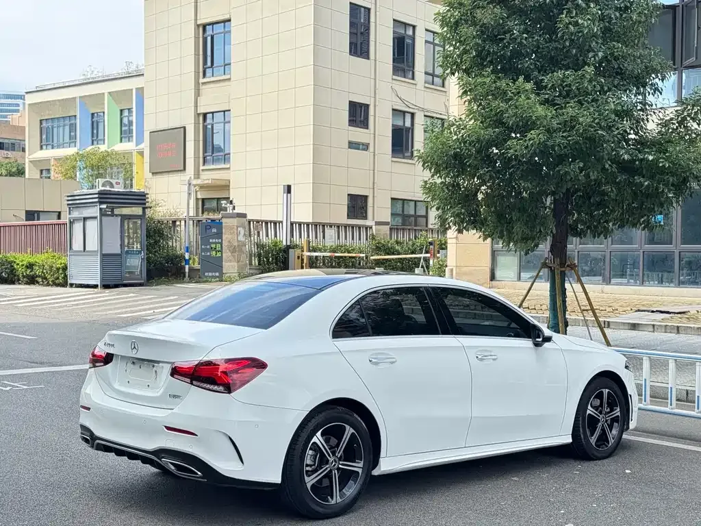 Mercedes-Benz A-Class — фото 10