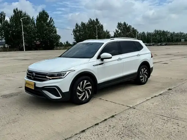 Volkswagen Tiguan L — фото 6
