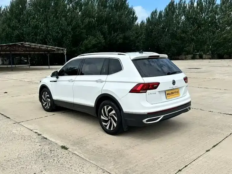 Volkswagen Tiguan L — фото 3
