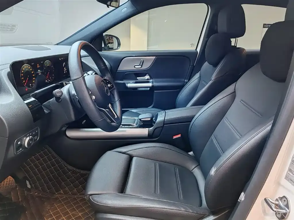 Mercedes-Benz GLA — фото 10