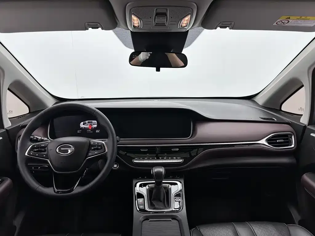 GAC Motor Trumpchi M6 — фото 10