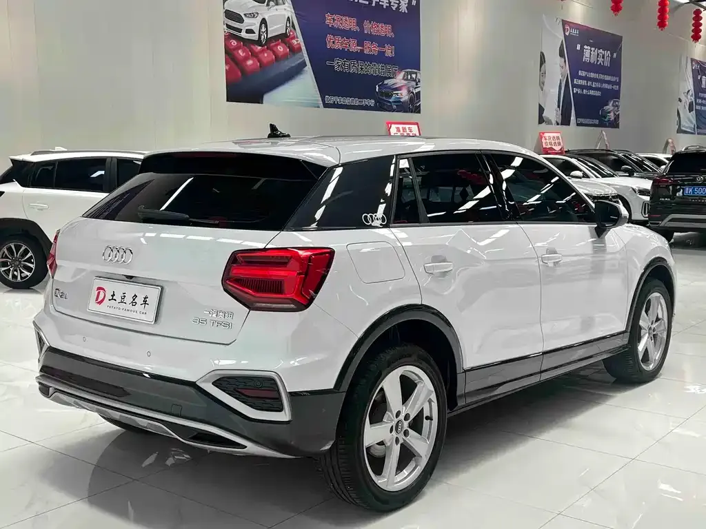 Audi Q2L — фото 4