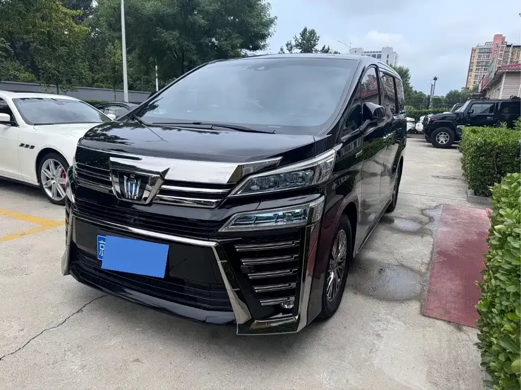 Toyota Vellfire — фото 3