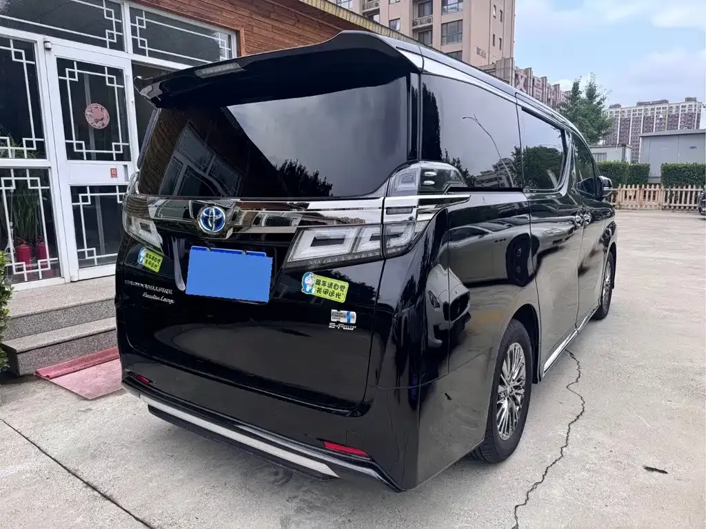 Toyota Vellfire — фото 4