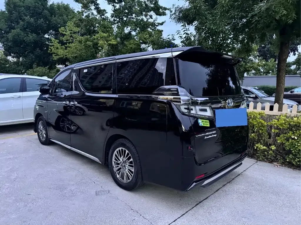 Toyota Vellfire — фото 8