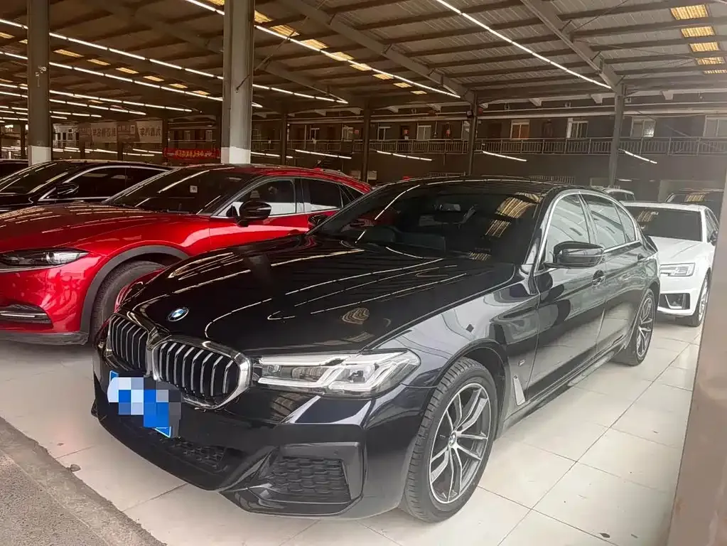 BMW 5 Series — фото 1
