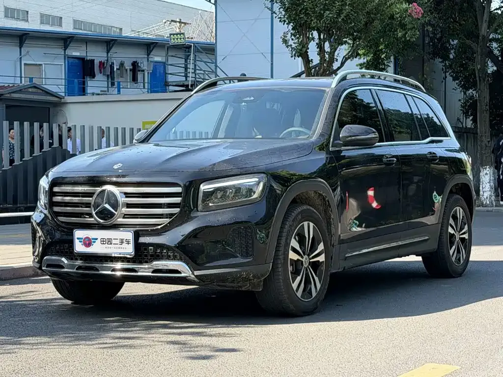 Mercedes-Benz GLB — фото 1