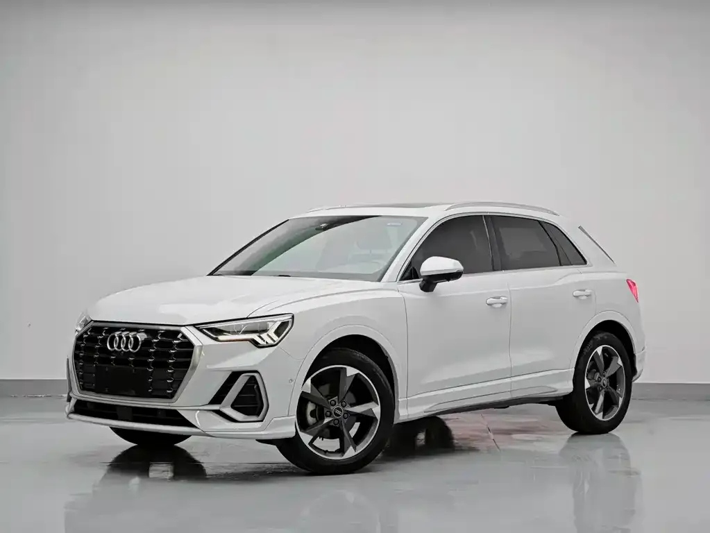 Audi Q3 — фото 1