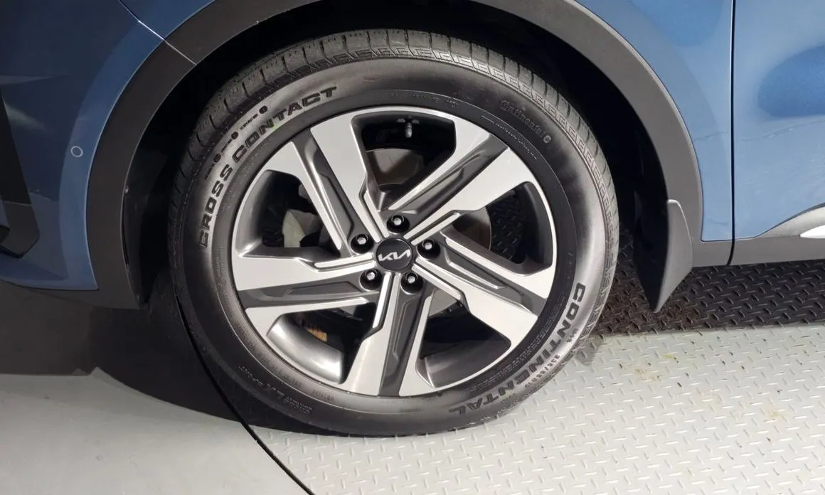 Kia Sorento — фото 6