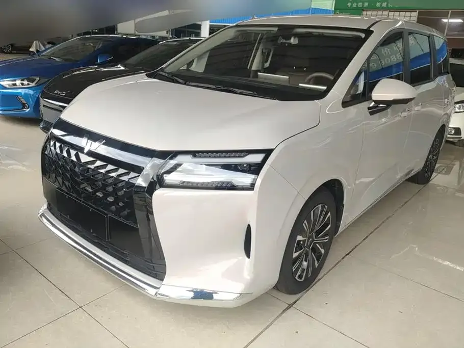 Wuling Starlight 730 New Energy — фото 1