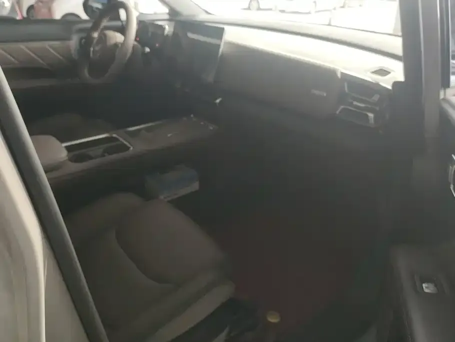 Wuling Starlight 730 New Energy — фото 3