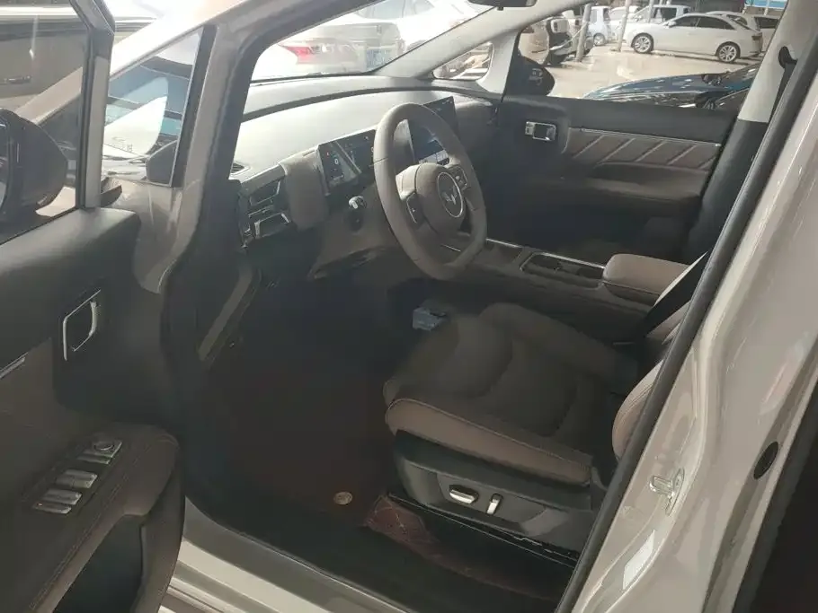 Wuling Starlight 730 New Energy — фото 4
