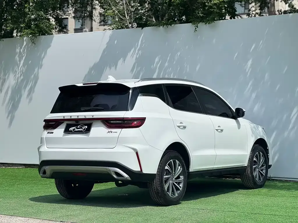 Geely Vision X6 — фото 9
