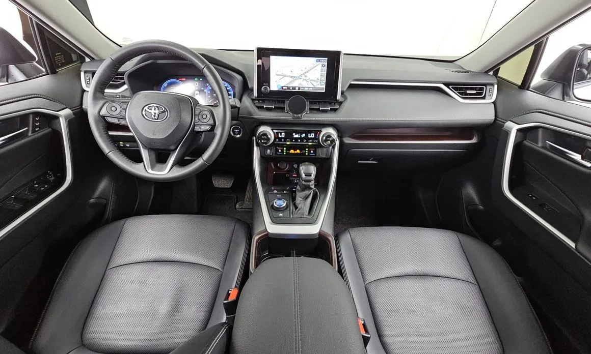 Toyota RAV4 — фото 7