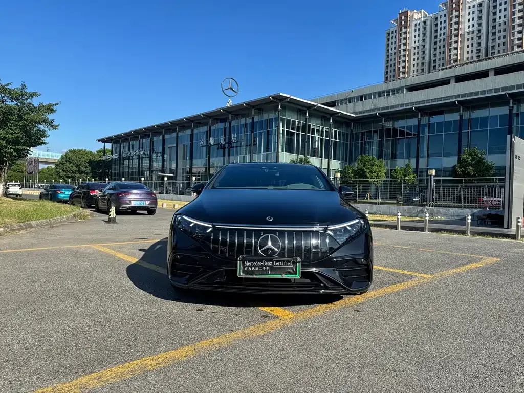 Mercedes-Benz EQS AMG — фото 5
