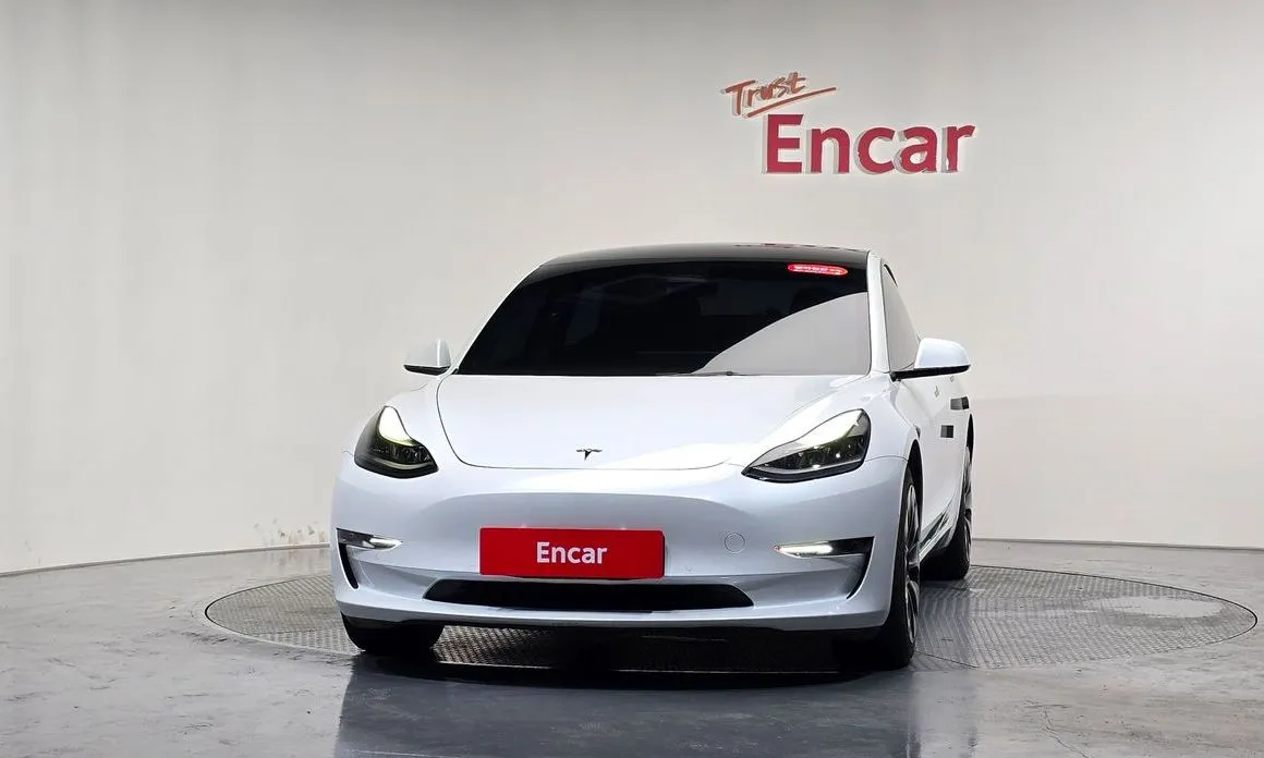 Tesla Model 3 — фото 4