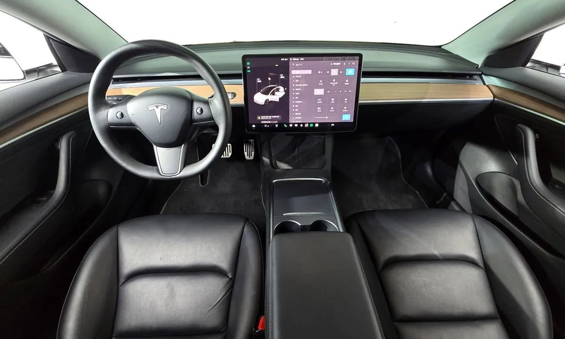 Tesla Model 3 — фото 10