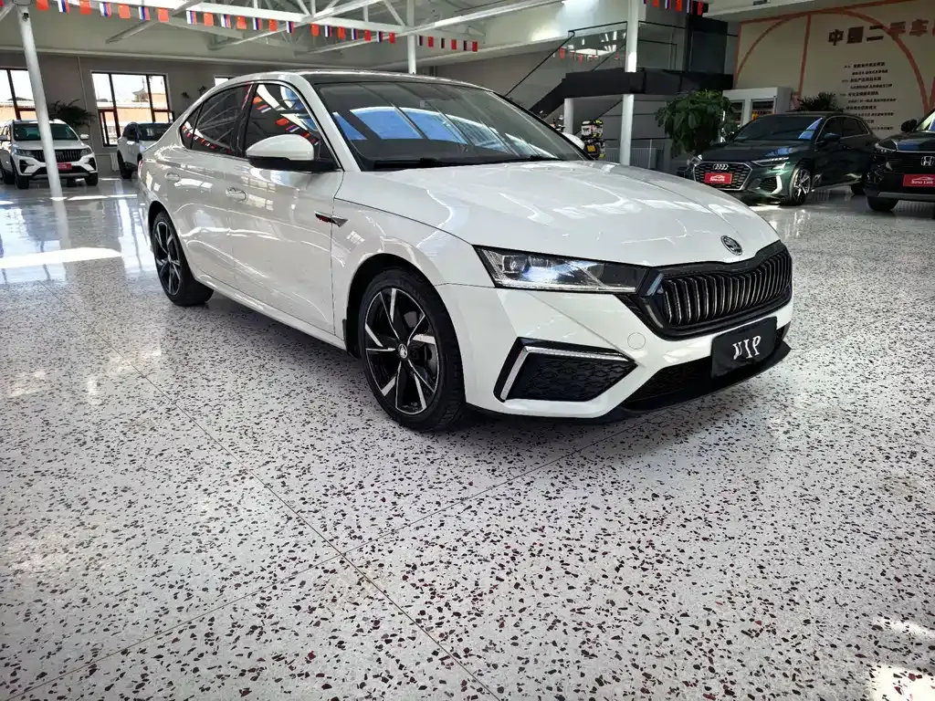 Skoda Octavia — фото 7