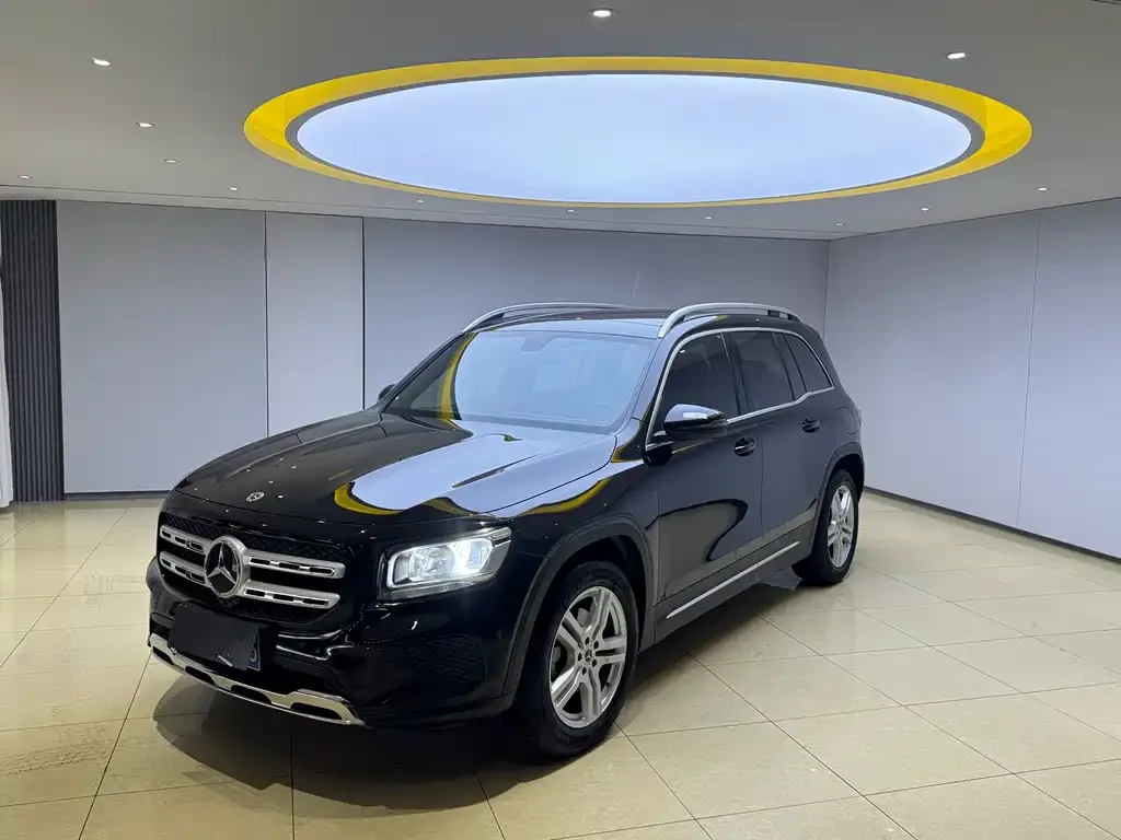 Mercedes-Benz GLB — фото 1