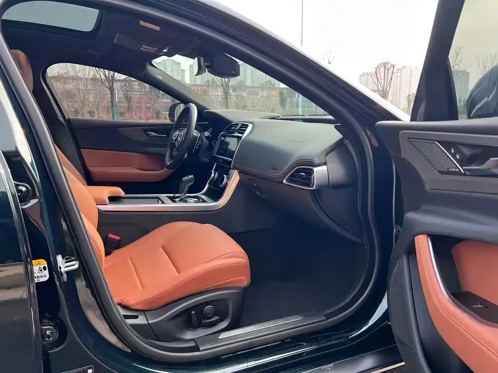 Jaguar XEL 2024 из CN, фото 3