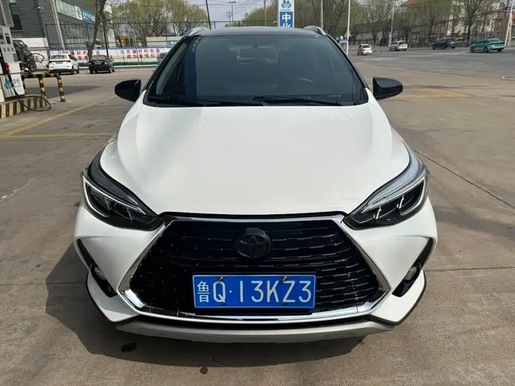 Toyota Yaris L — фото 4