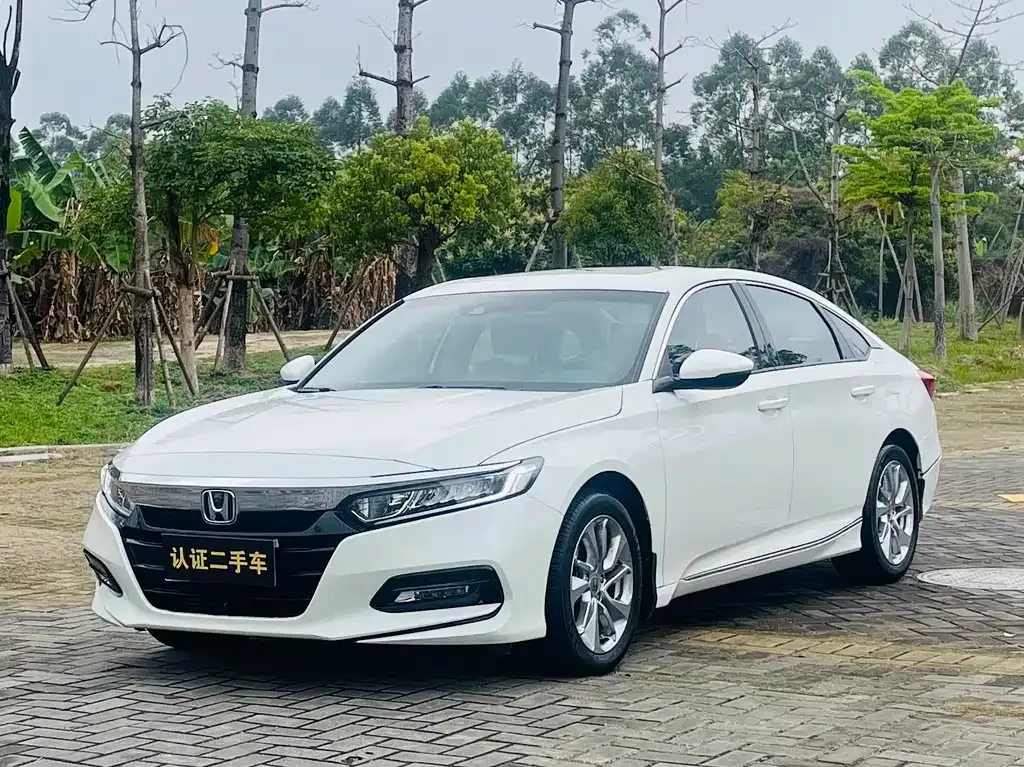 Honda Accord — фото 1