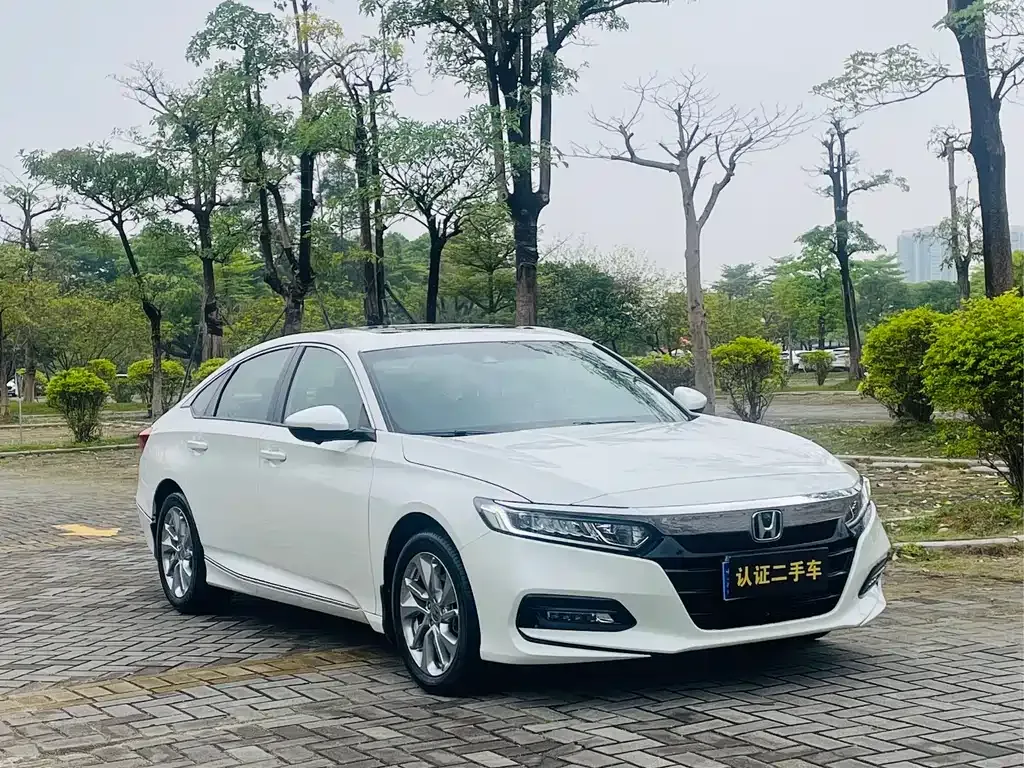 Honda Accord — фото 9