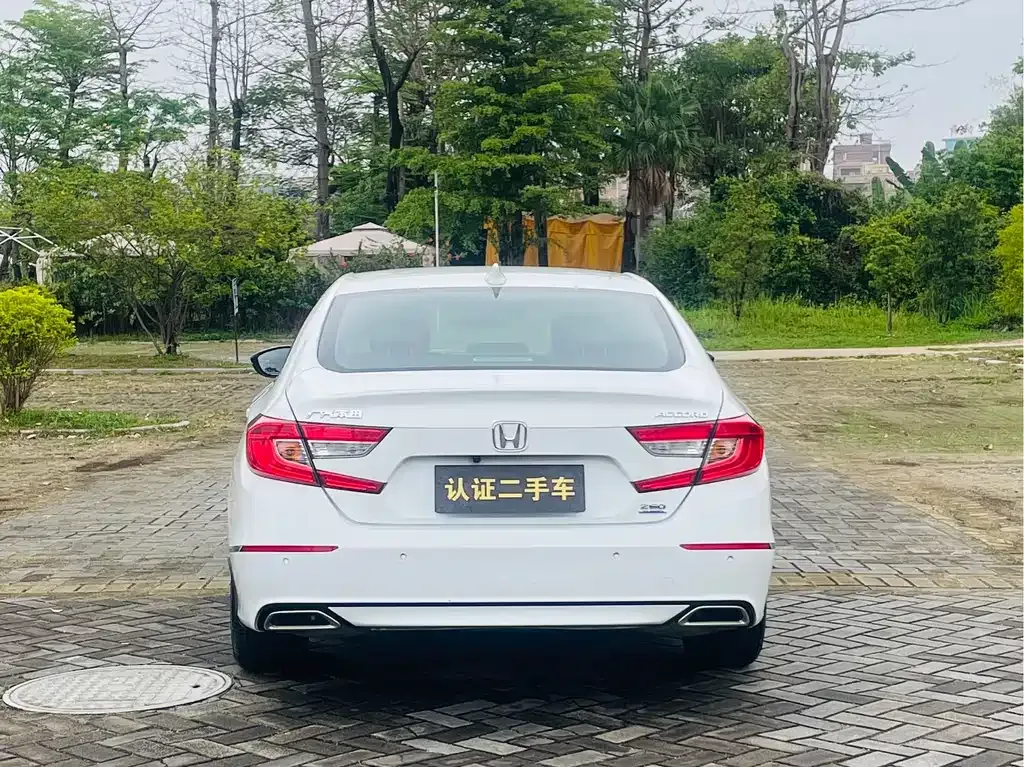 Honda Accord — фото 7