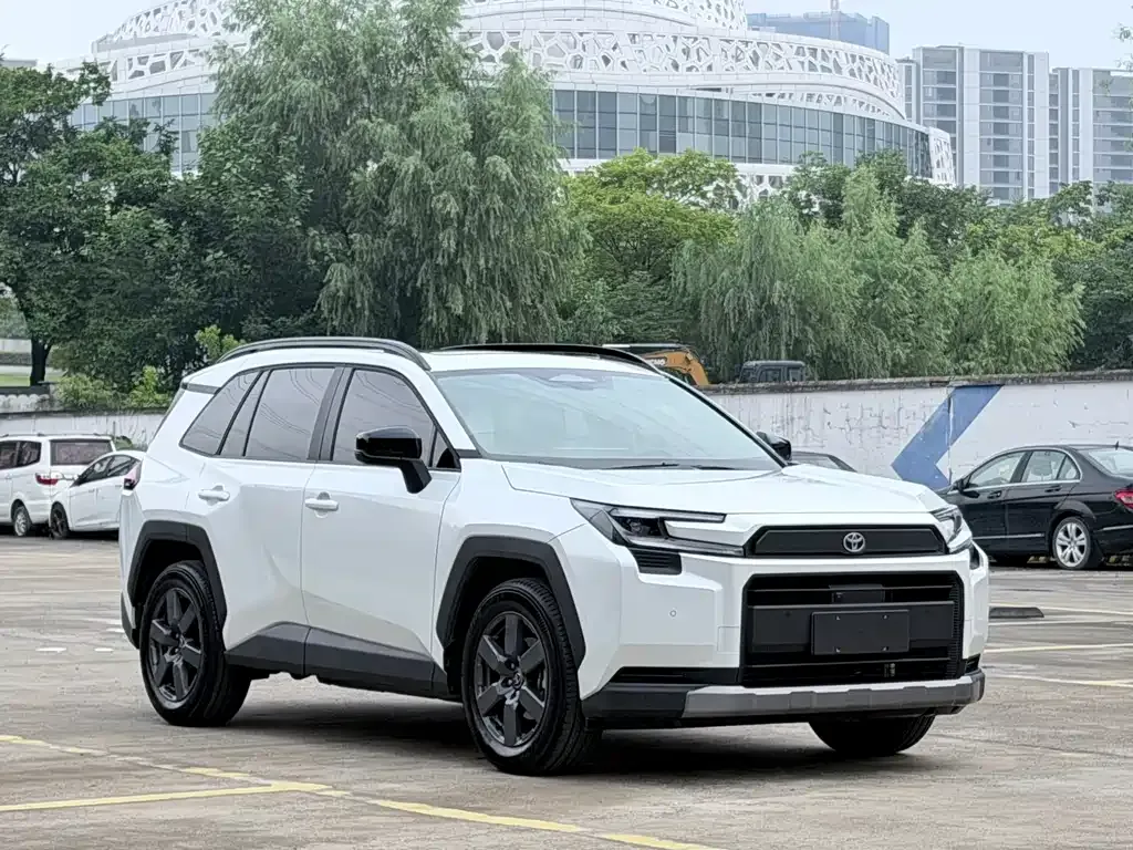 Toyota RAV4 — фото 7