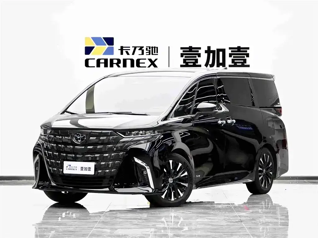 Toyota Alphard — фото 1