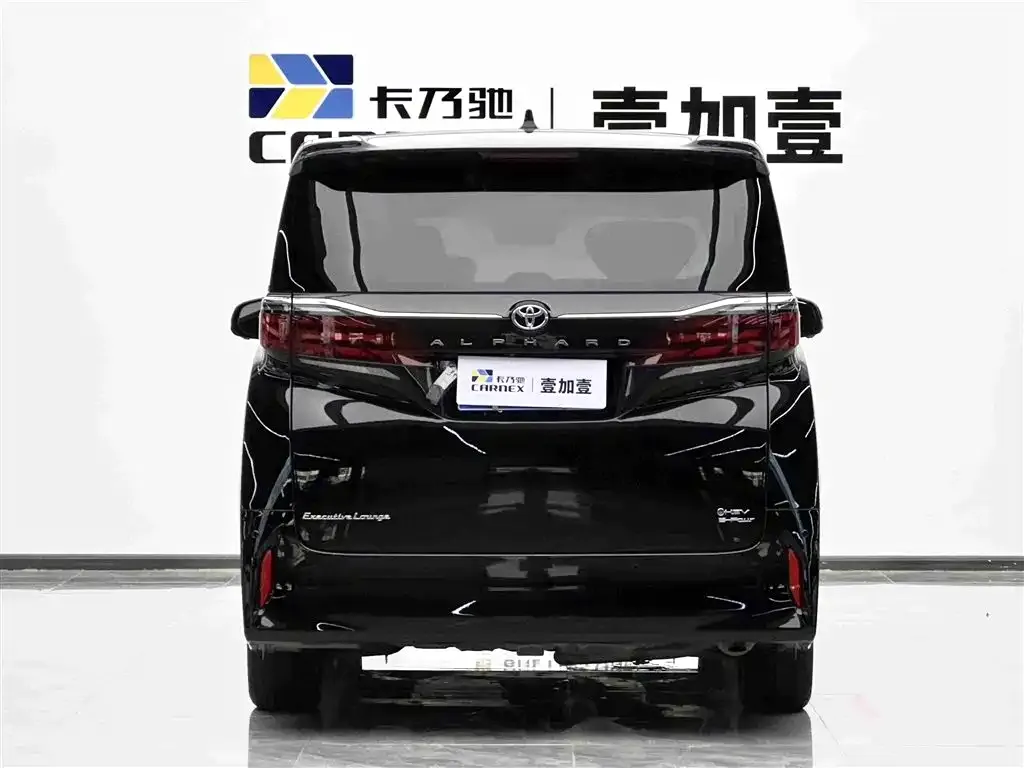 Toyota Alphard — фото 2