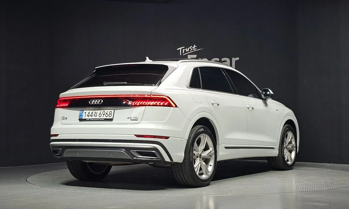 Audi Q8 — фото 4