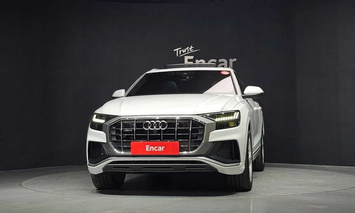 Audi Q8 — фото 6