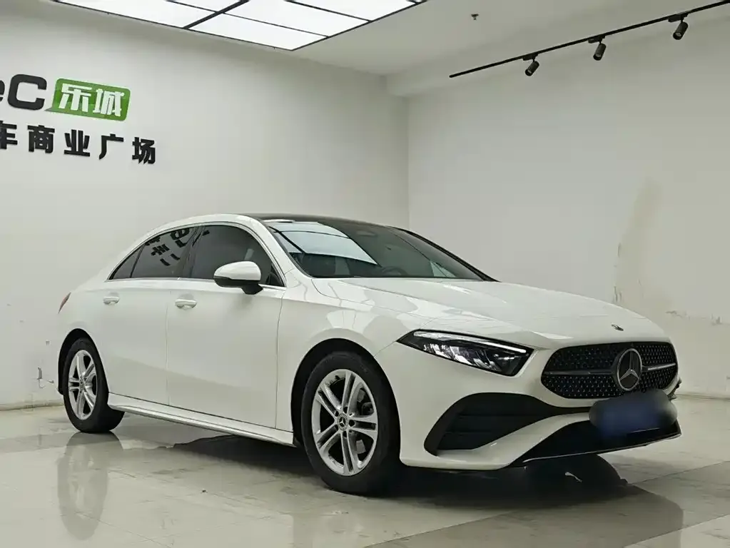 Mercedes-Benz A-Class 2023 из CN, фото 10