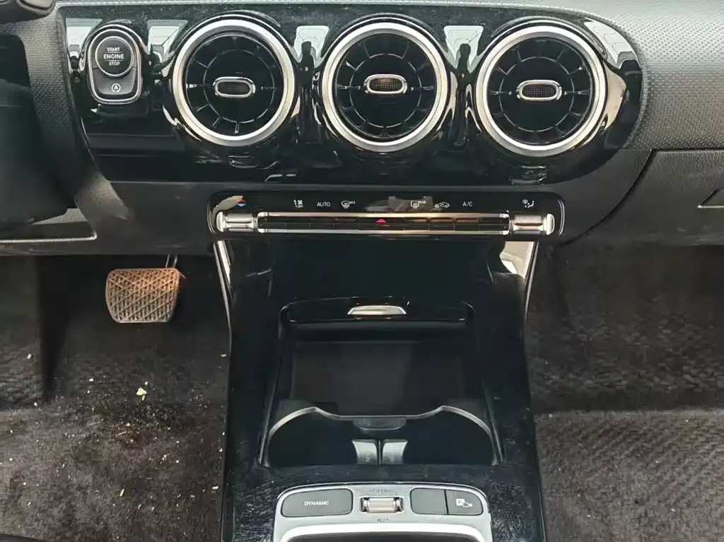 Mercedes-Benz A-Class 2023 из CN, фото 7