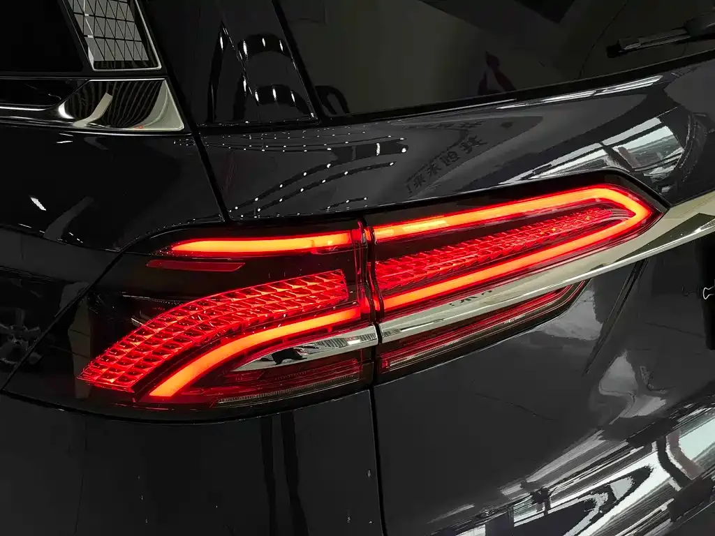 Roewe iMAX8 — фото 7