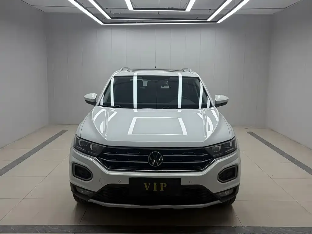 Volkswagen T-Roc — фото 1