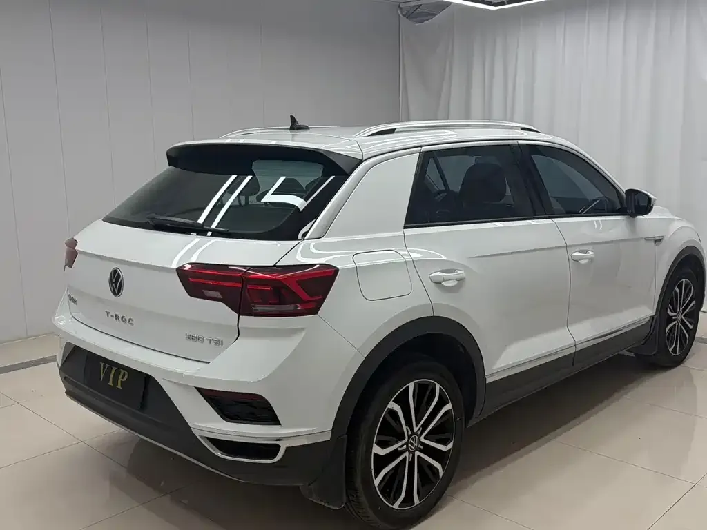 Volkswagen T-Roc — фото 7